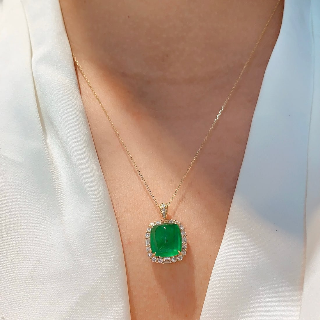 14k Gold 5.56 Ctw Vivid Green Natural Emerald & Diamond Pendant( Without Chain ) - 7