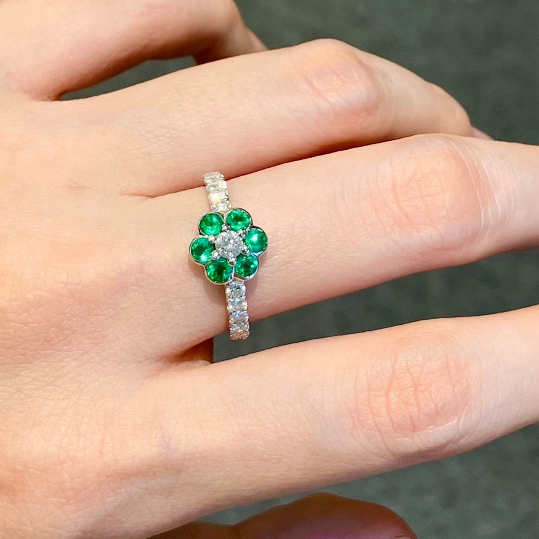 14k Gold 1.6 Ctw Vivid Green Natural Emerald & Diamond Ring - 4