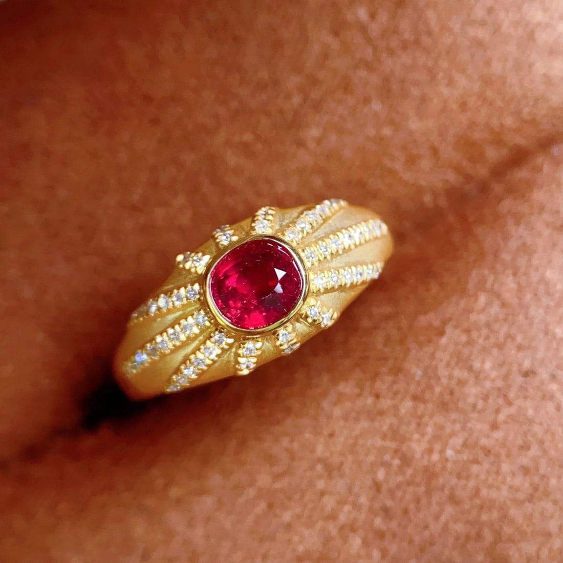 14k Gold 0.7 Ct Vivid Red Natural Ruby & Diamond Ring