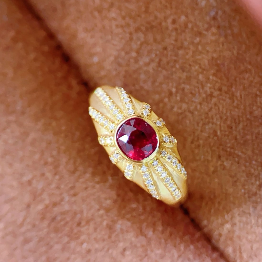 14k Gold 0.7 Ct Vivid Red Natural Ruby & Diamond Ring - 3