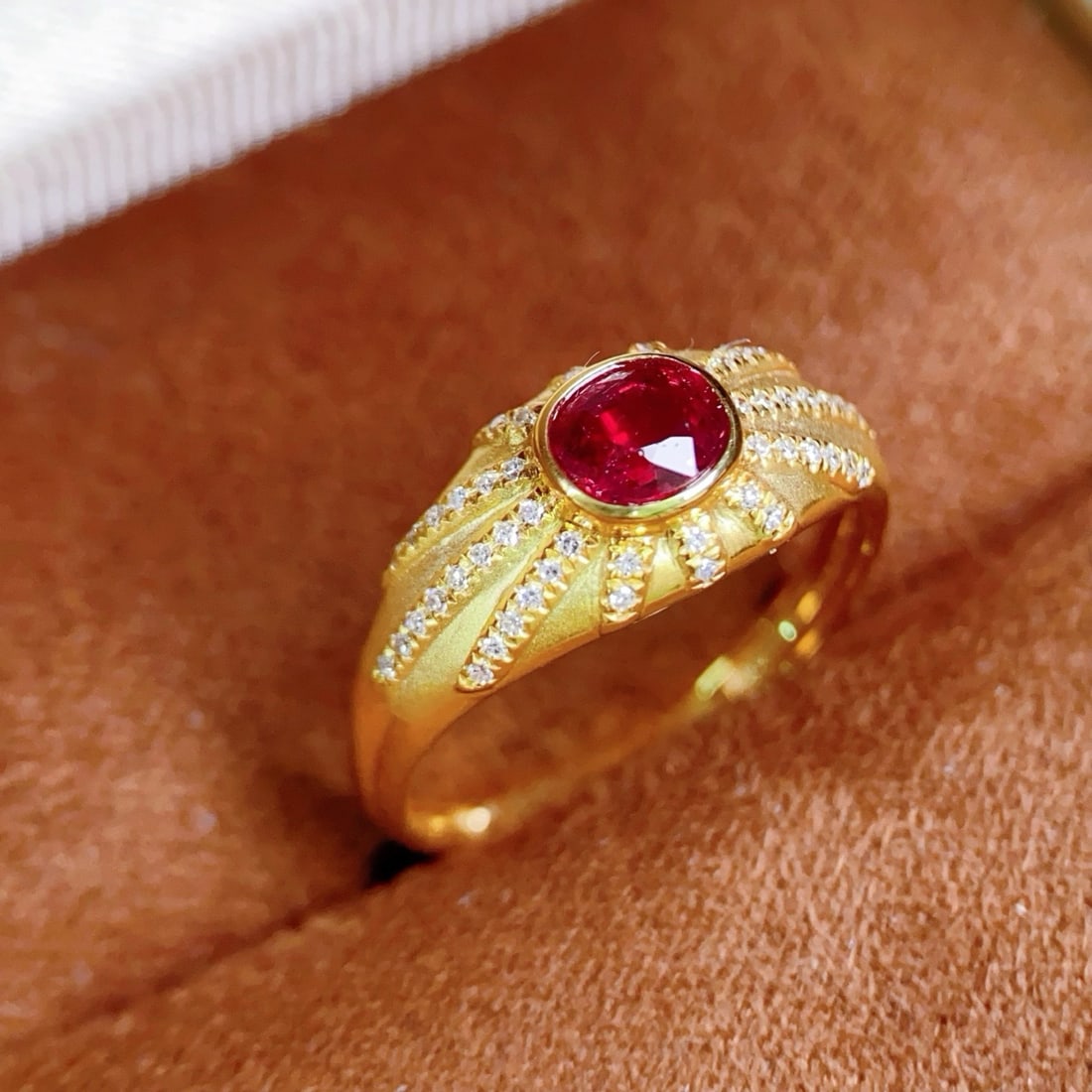 14k Gold 0.7 Ct Vivid Red Natural Ruby & Diamond Ring - 5