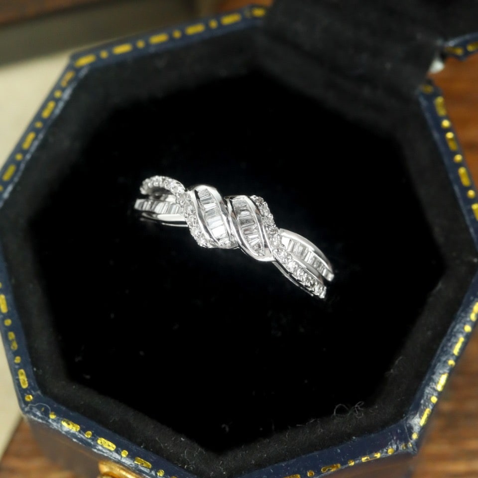 14k Gold 0.35 Ct Natural H Diamond Ring - 4