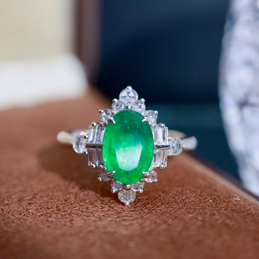 14k Gold 1.56 Ctw Vivid Green Natural Emerald & Diamond Ring