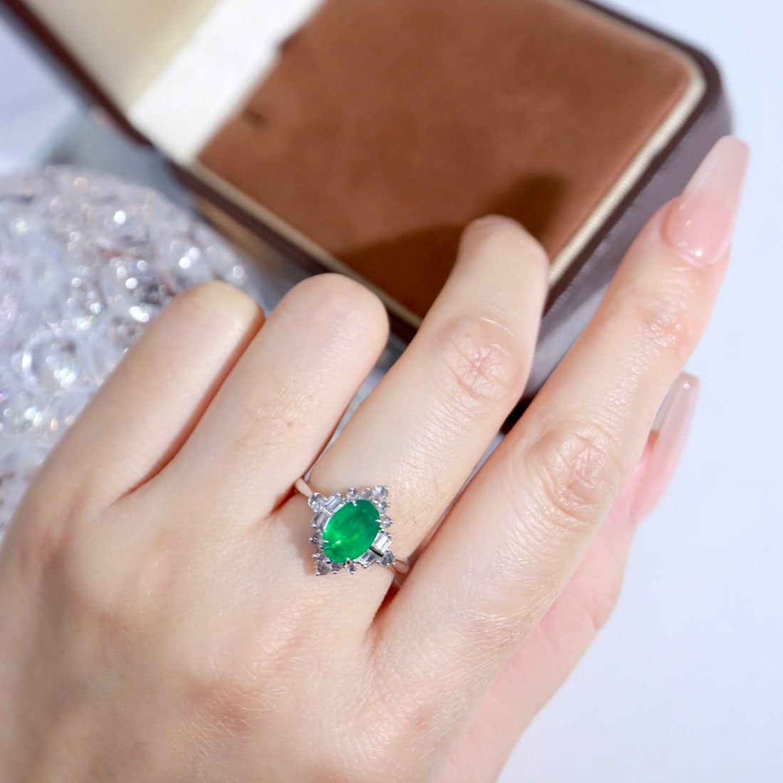 14k Gold 1.56 Ctw Vivid Green Natural Emerald & Diamond Ring - 4