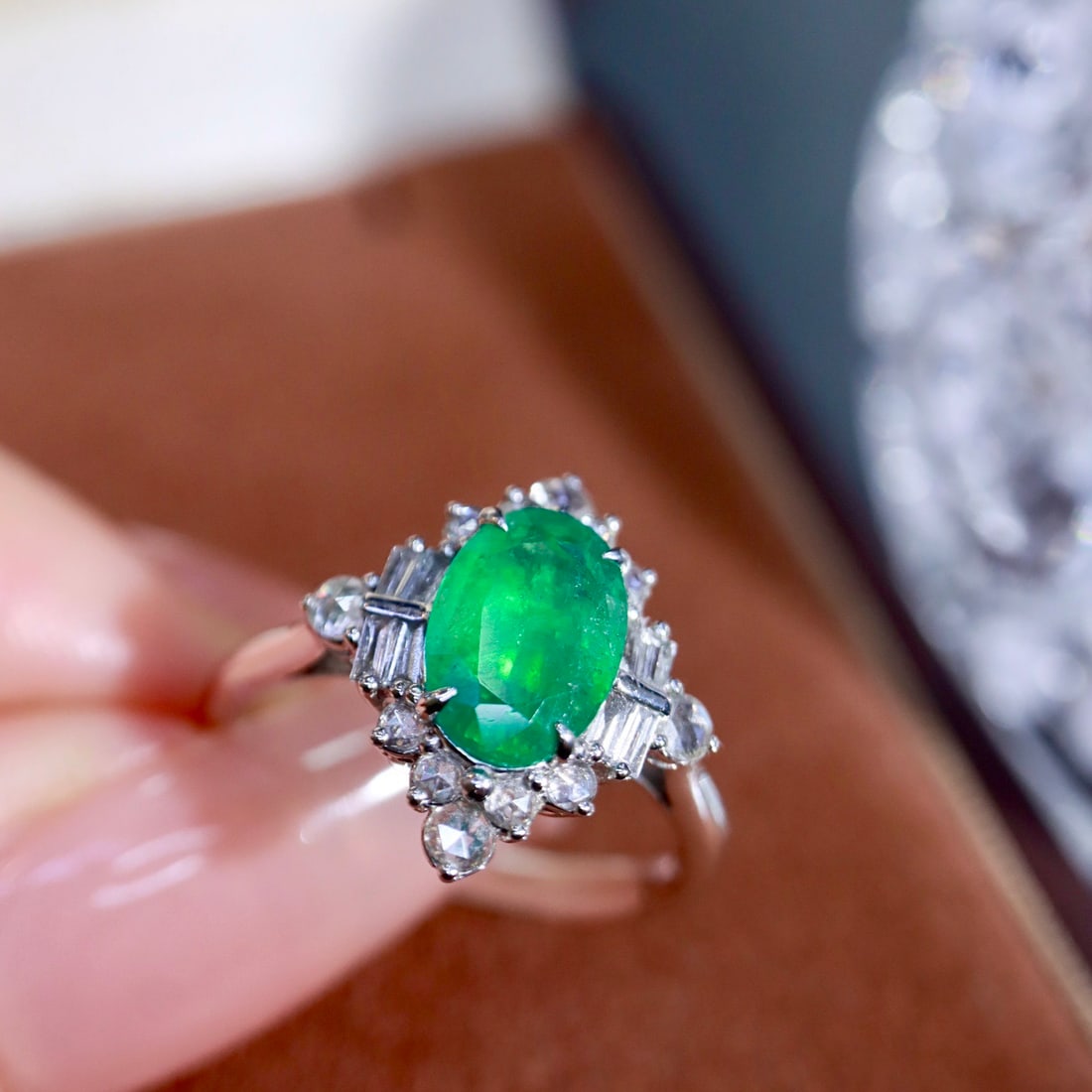 14k Gold 1.56 Ctw Vivid Green Natural Emerald & Diamond Ring - 8