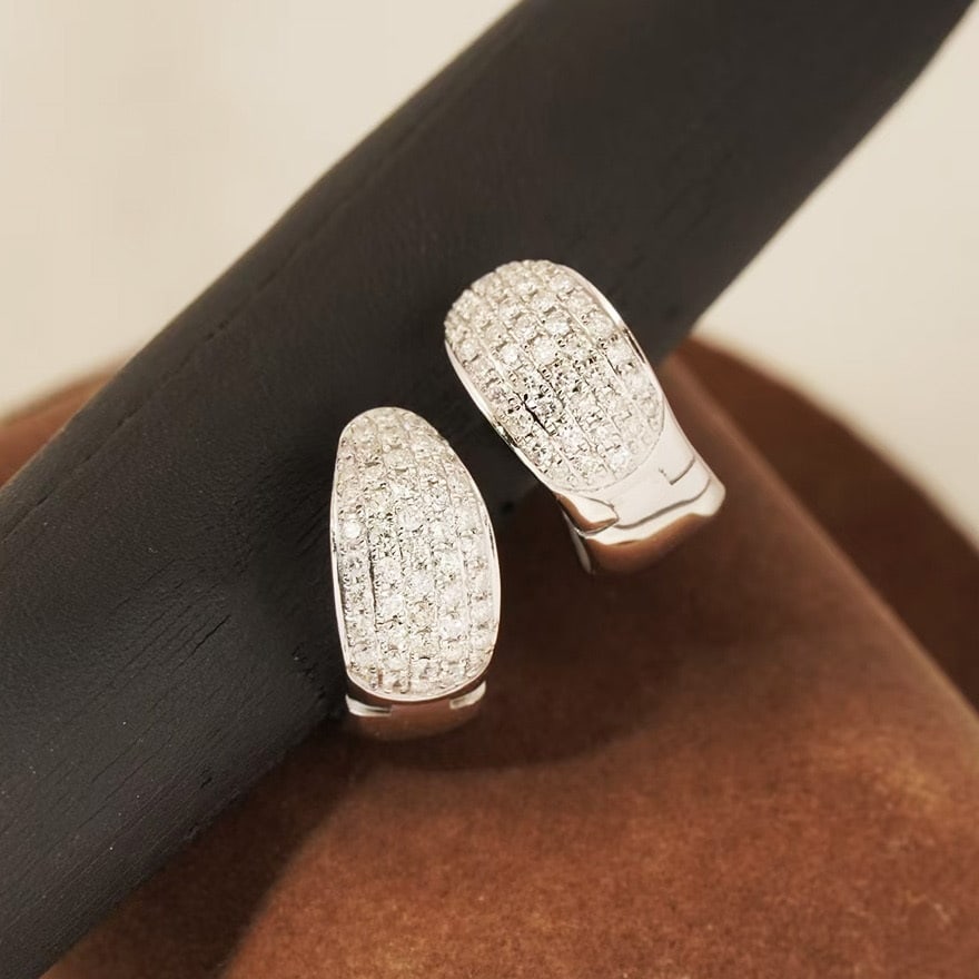 14k Gold 1.6 Ct Natural H Diamond Earrings: Ref:231098136 // gold content:14k gold // main gemstone:diamond // shape:round // carat weight:1. 6ct // clarity grade:vs-si // color:h // treatment:natural // cut grade:g // Condition: New Low Estima