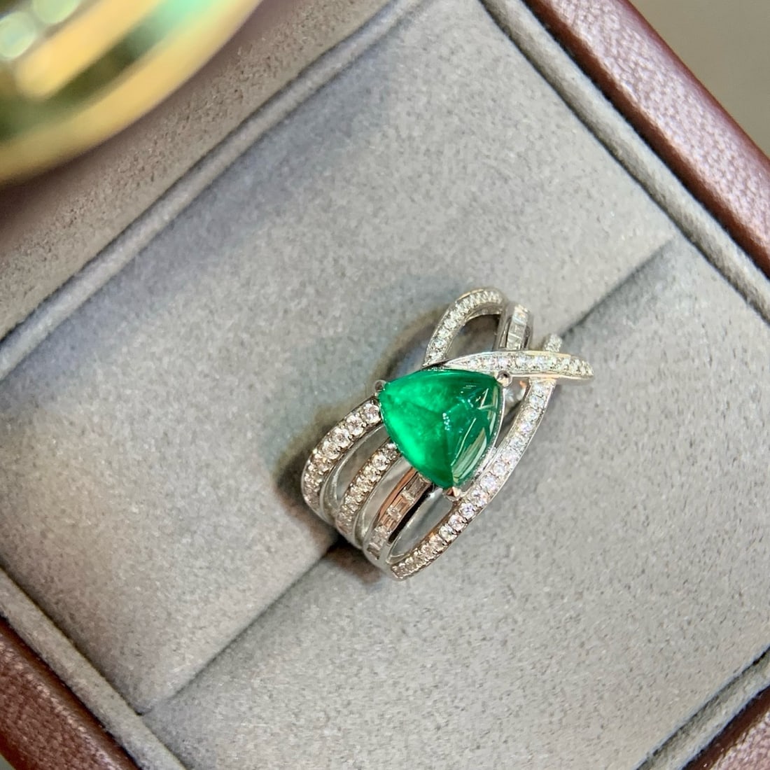 14k Gold 2.32 Ctw Vivid Green Natural Emerald & Diamond Ring - 3