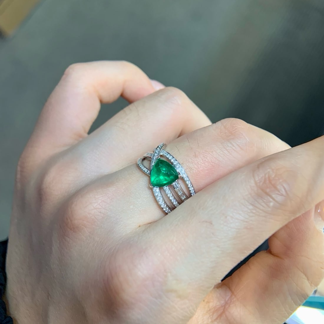 14k Gold 2.32 Ctw Vivid Green Natural Emerald & Diamond Ring - 5