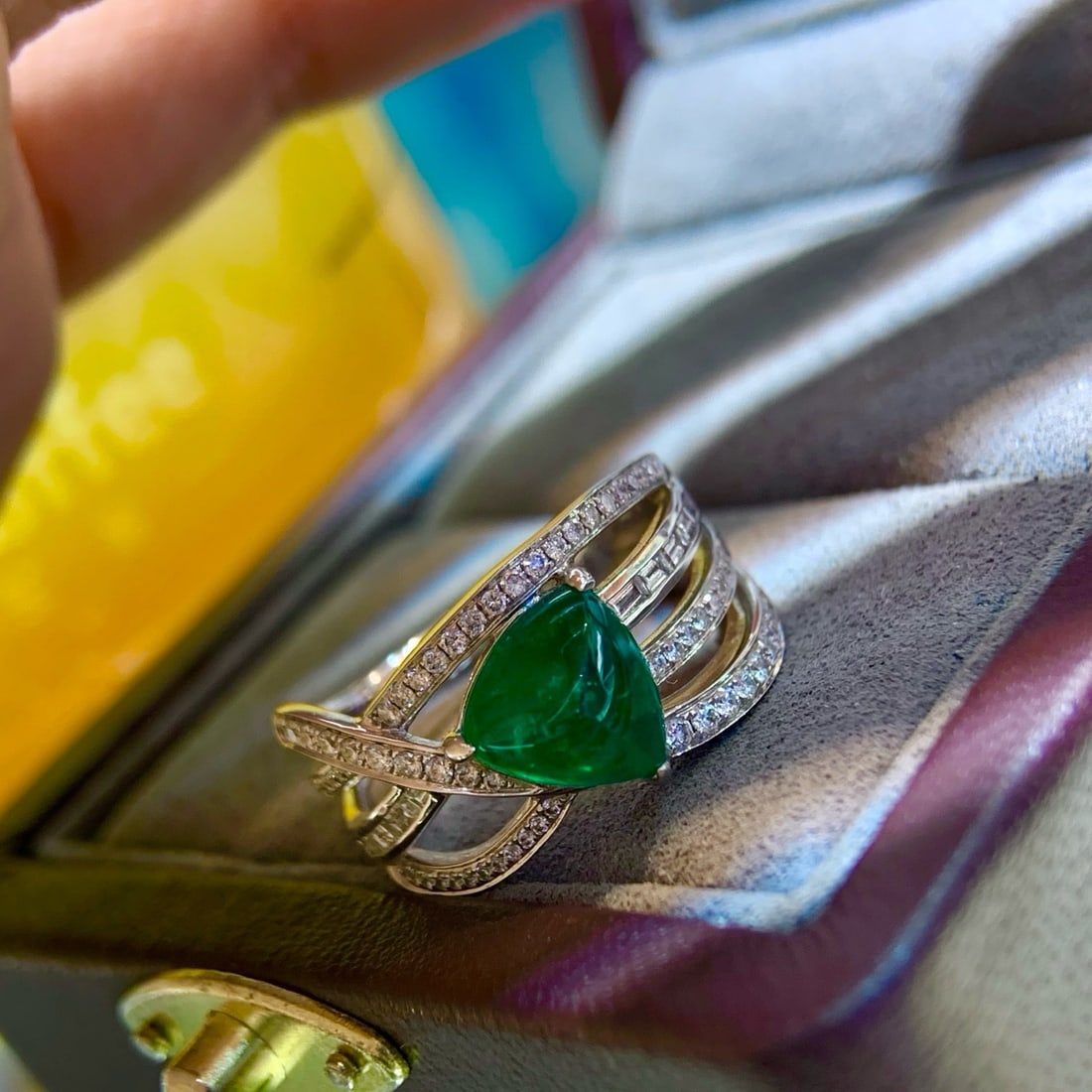 14k Gold 2.32 Ctw Vivid Green Natural Emerald & Diamond Ring - 8