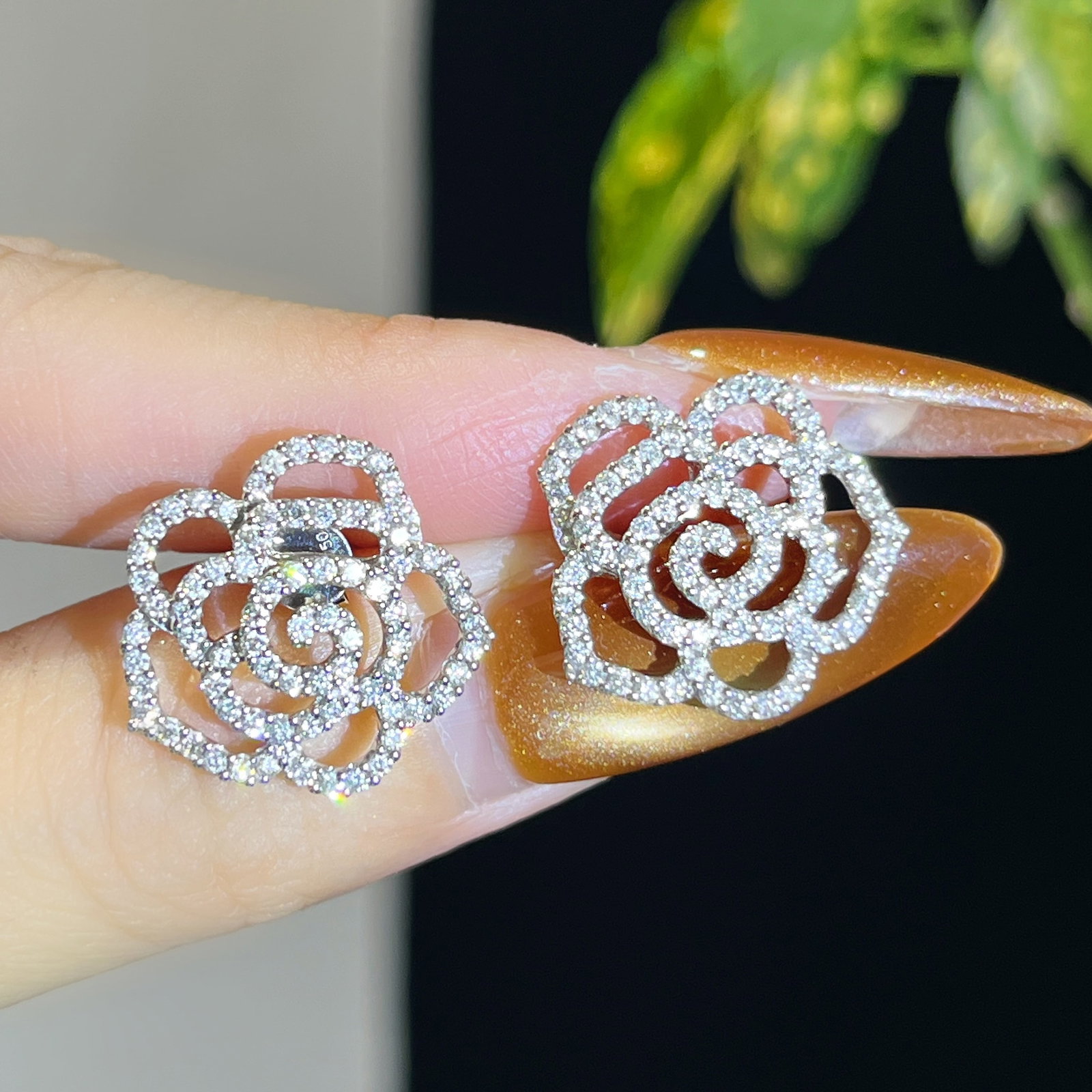 14k Gold 1.04 Ct Natural H Diamond & Flowers Earrings - 5