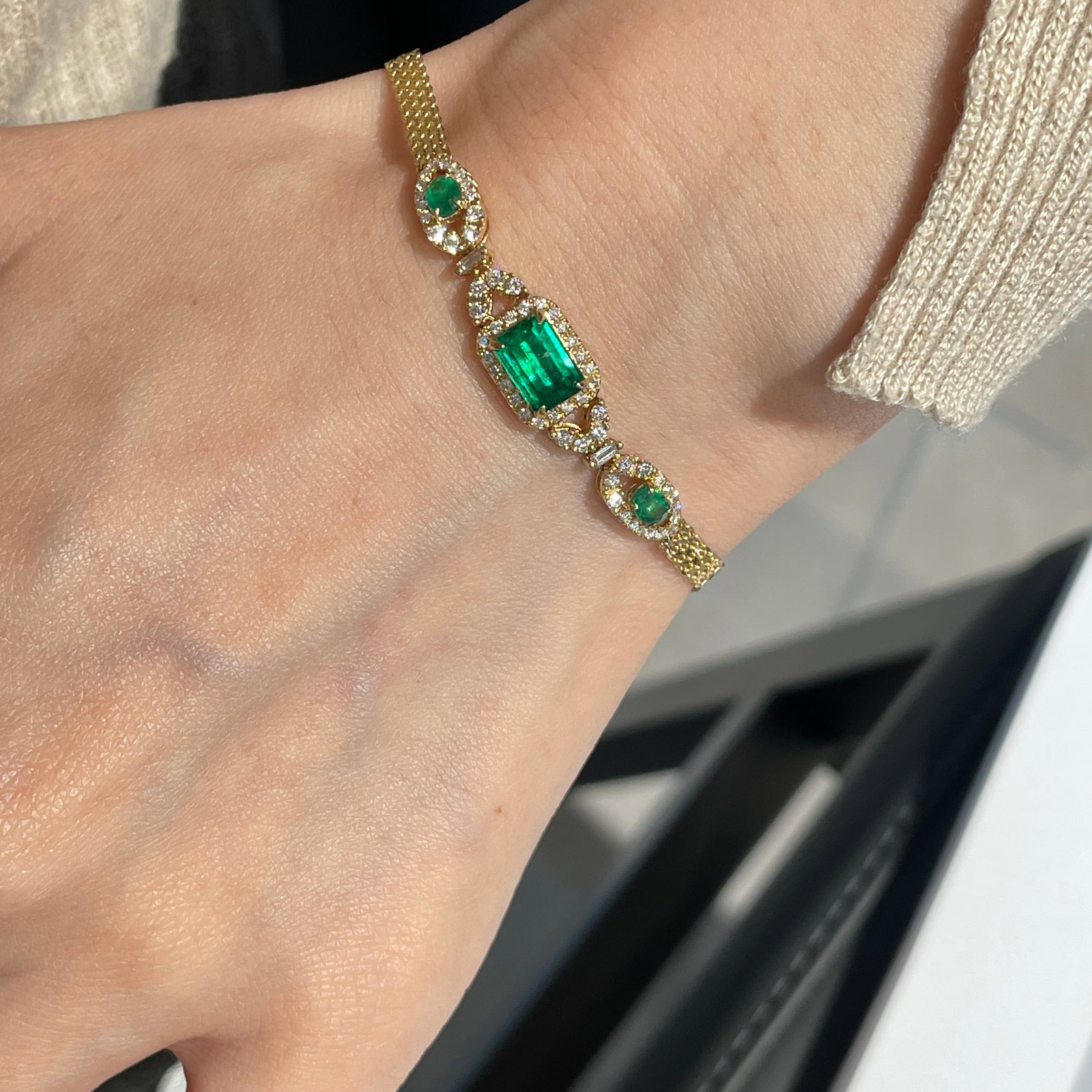 14k Gold 1.35 Ctw Vivid Green Natural Emerald & Emerald Bracelet - 3