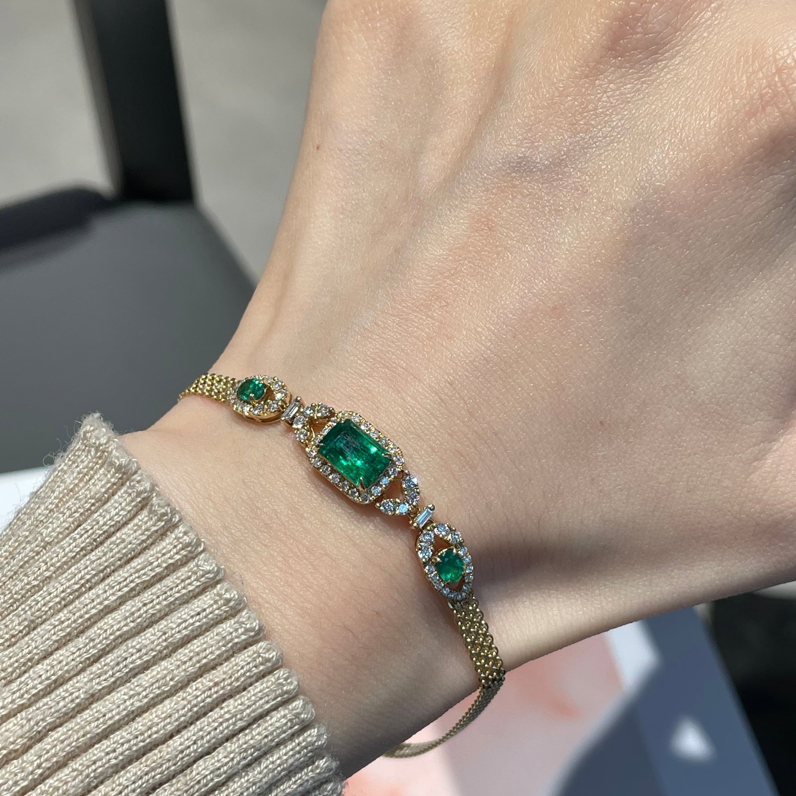 14k Gold 1.35 Ctw Vivid Green Natural Emerald & Emerald Bracelet - 4