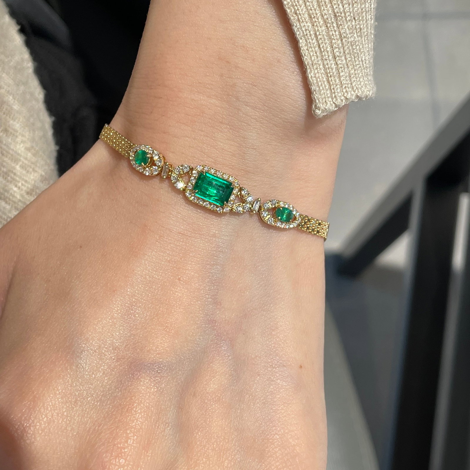 14k Gold 1.35 Ctw Vivid Green Natural Emerald & Emerald Bracelet - 7