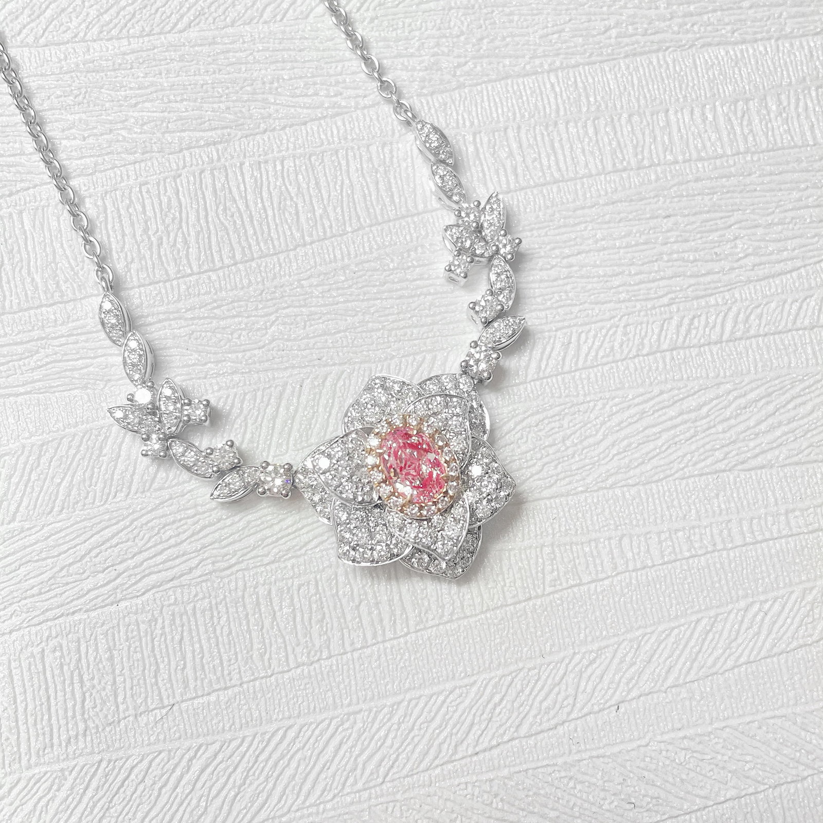 14k Gold 1.72 Ctw Natural Pink Diamond & Diamond Necklace: Ref:231098162 // gold content:14k gold // main gemstone:pink diamond // shape:oval // carat weight:0. 42ct // color:pink // treatment:natural // // adjacent gemstone 2 : diamond // shape:round //