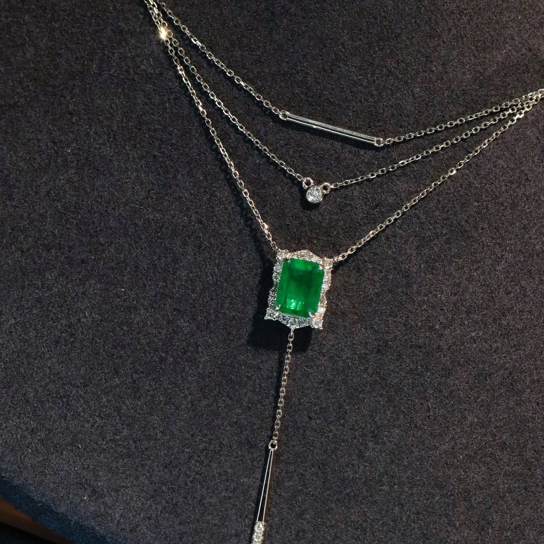 14k Gold 1.84 Ctw Vivid Green Natural Emerald & Diamond Necklace - 2