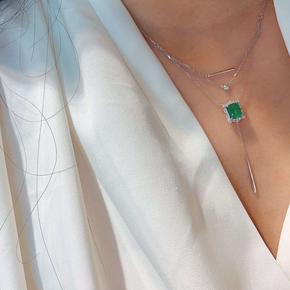 14k Gold 1.84 Ctw Vivid Green Natural Emerald & Diamond Necklace - 8