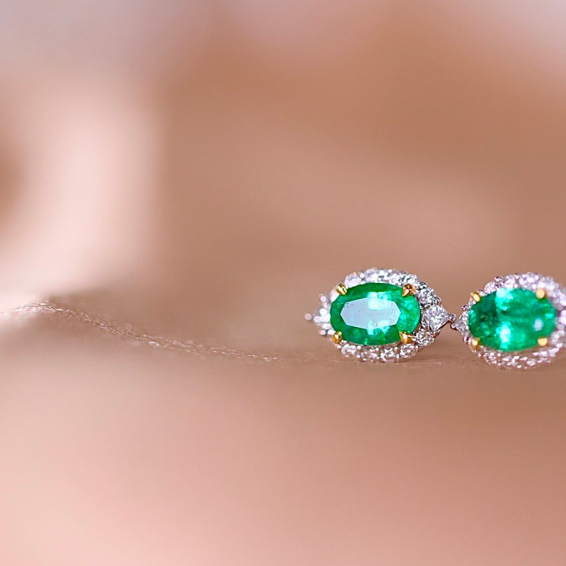 14k Gold 1.11 Ctw Vivid Green Natural Emerald & Diamond Earrings - 3