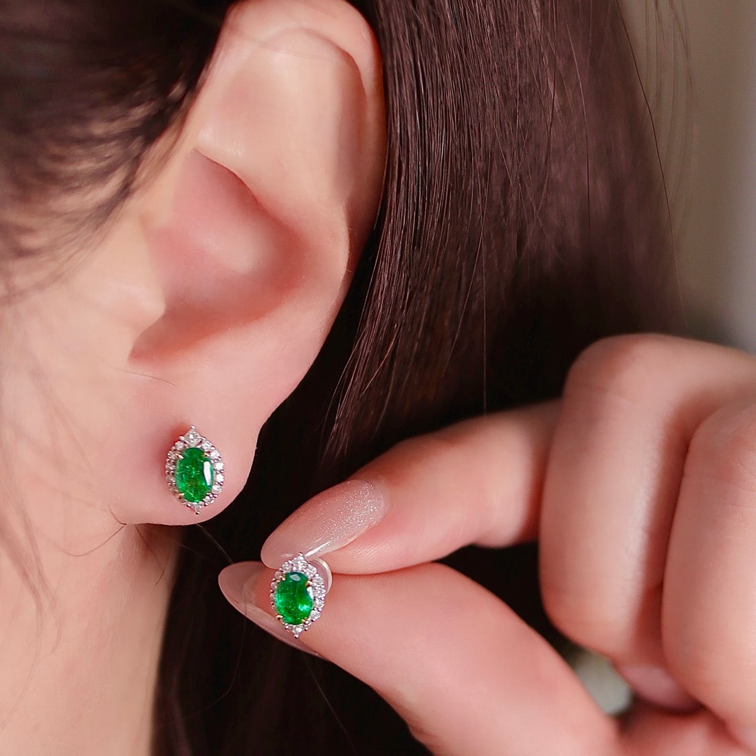 14k Gold 1.11 Ctw Vivid Green Natural Emerald & Diamond Earrings - 4