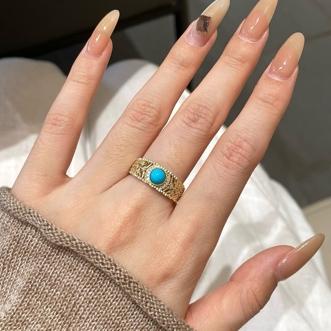 14k Gold 0.5 Ct Natural Blue Turquoise & Diamond Ring - 4
