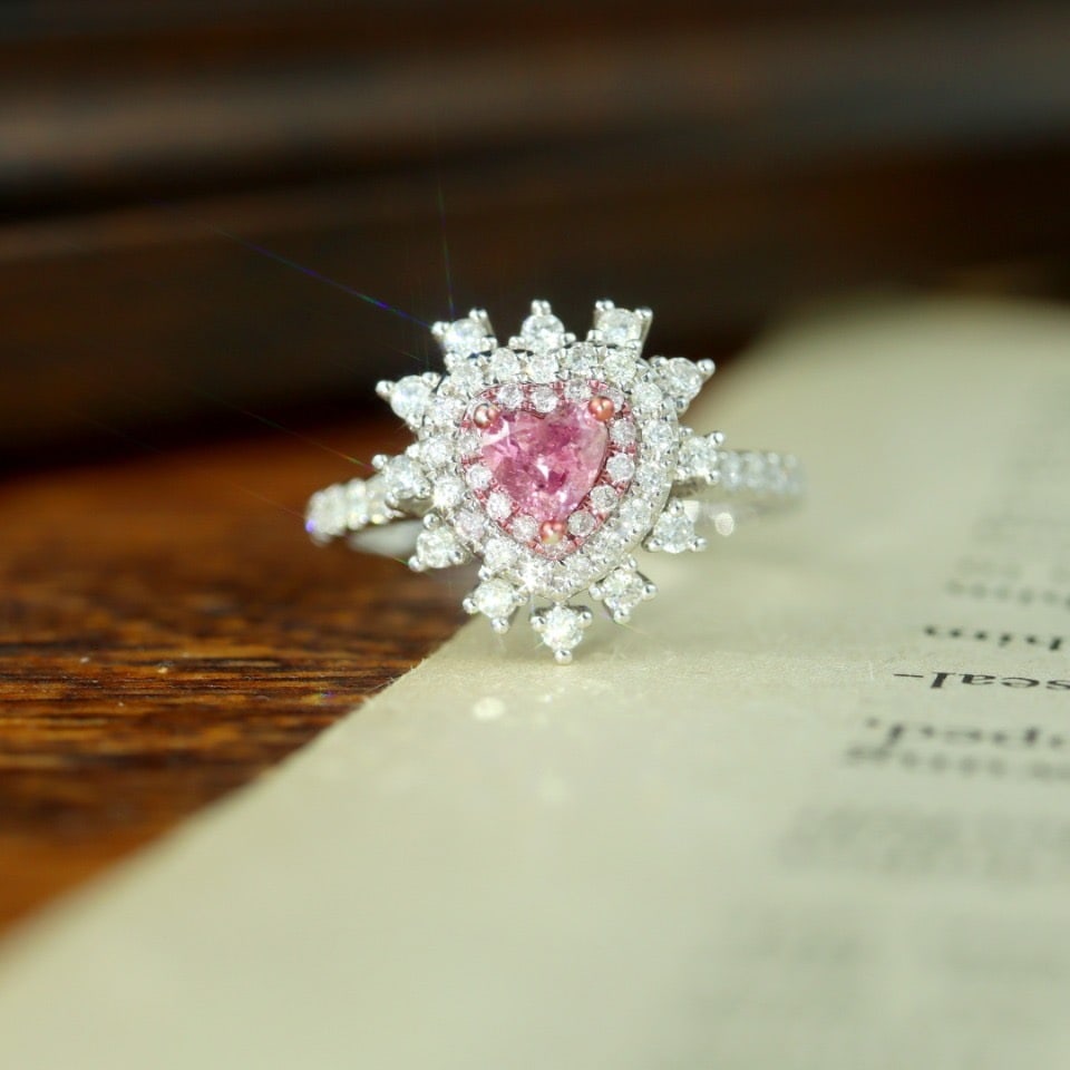 14k Gold 0.83 Ctw Natural Pink Diamond & Diamond Ring: Ref:231098205 // gold content:14k gold // ring size:7. 25us // // main gemstone:pink diamond // shape:heart // carat weight:0. 28ct // color:pink // treatment:natural // // adjacent gemstone 2 : diamo