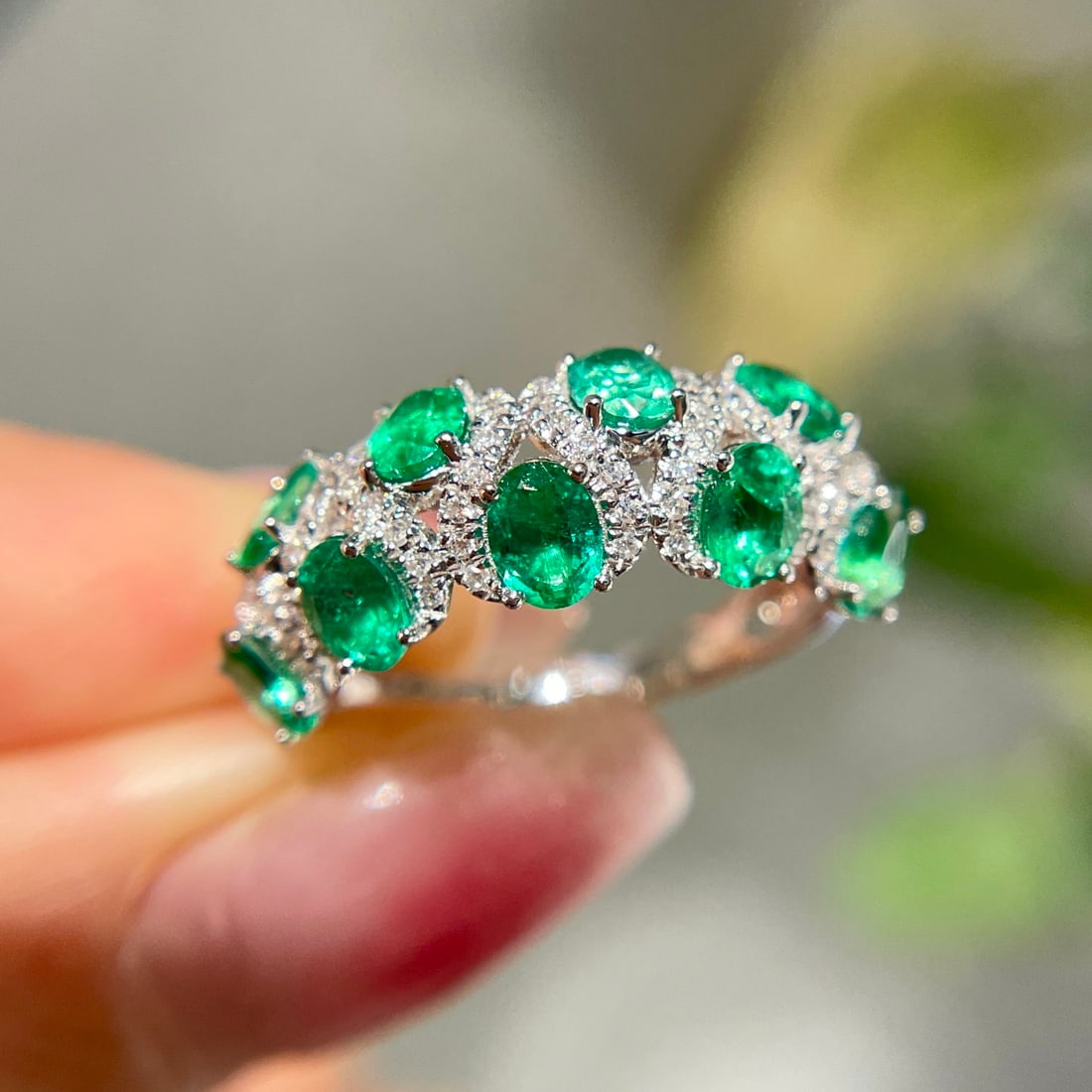 14k Gold 1.2 Ct Vivid Green Natural Emerald & Diamond Ring - 6