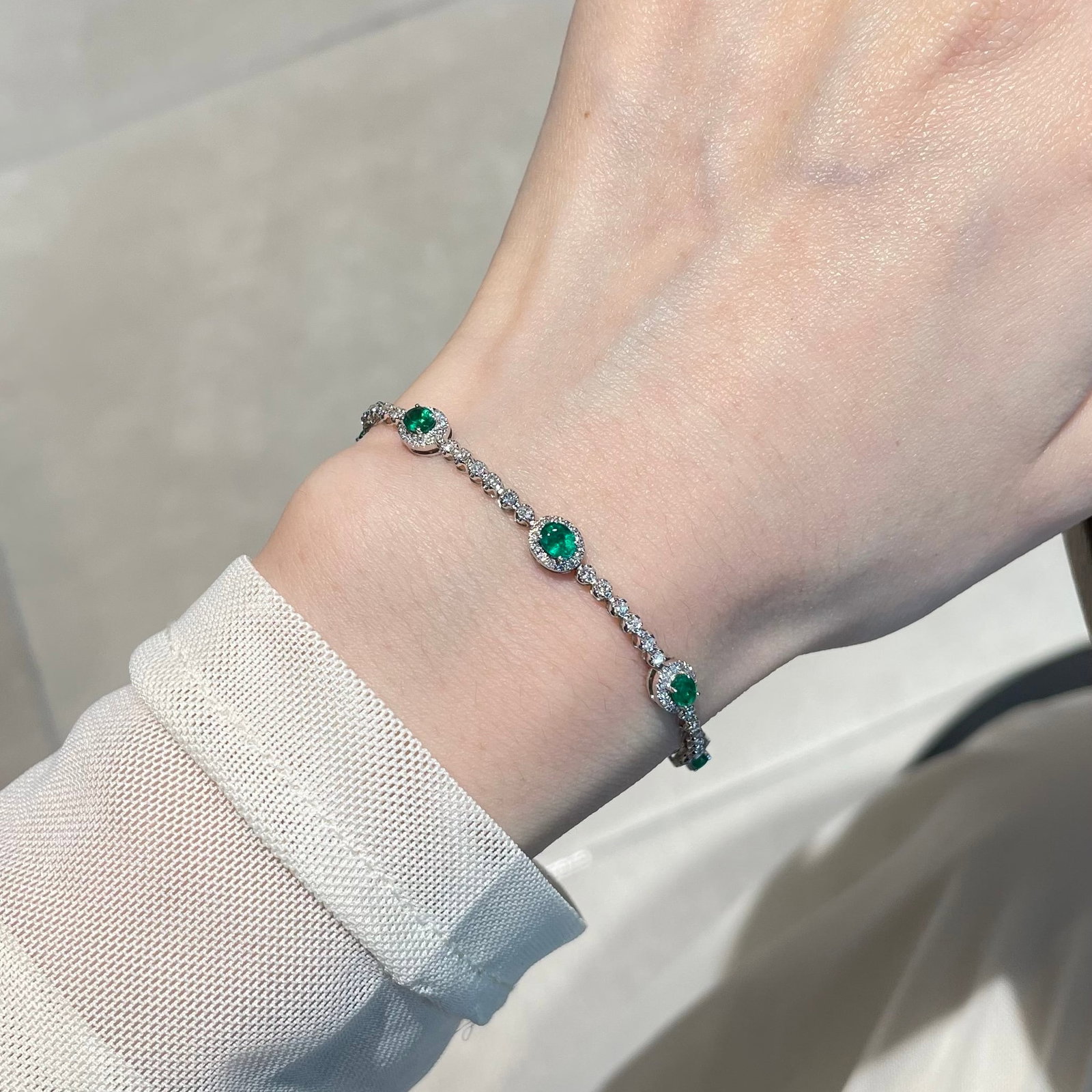 14k Gold 2 Ctw Vivid Green Natural Emerald & Diamond Bracelet - 4