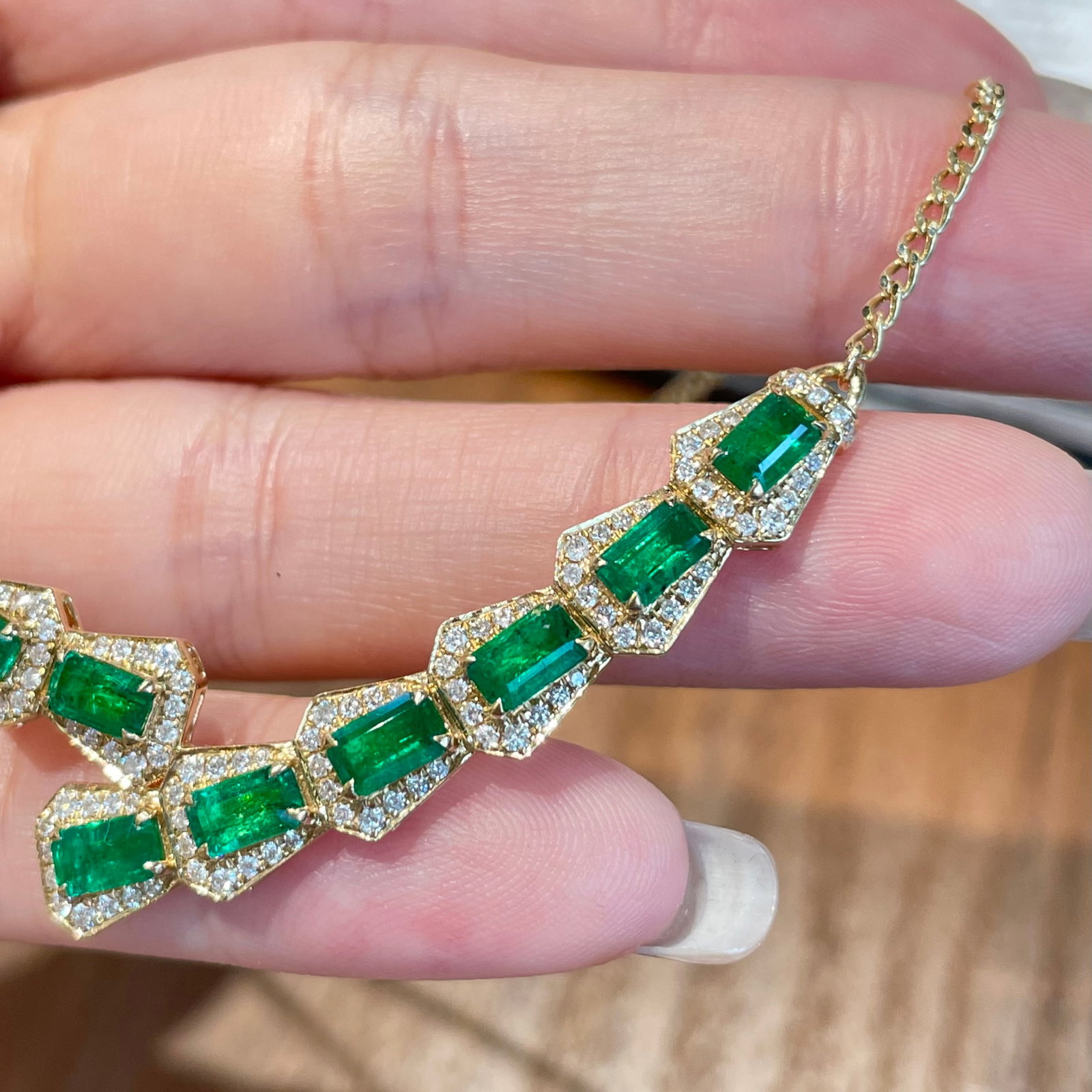 14k Gold 3 Ct Vivid Green Natural Emerald & Diamond Necklace - 4