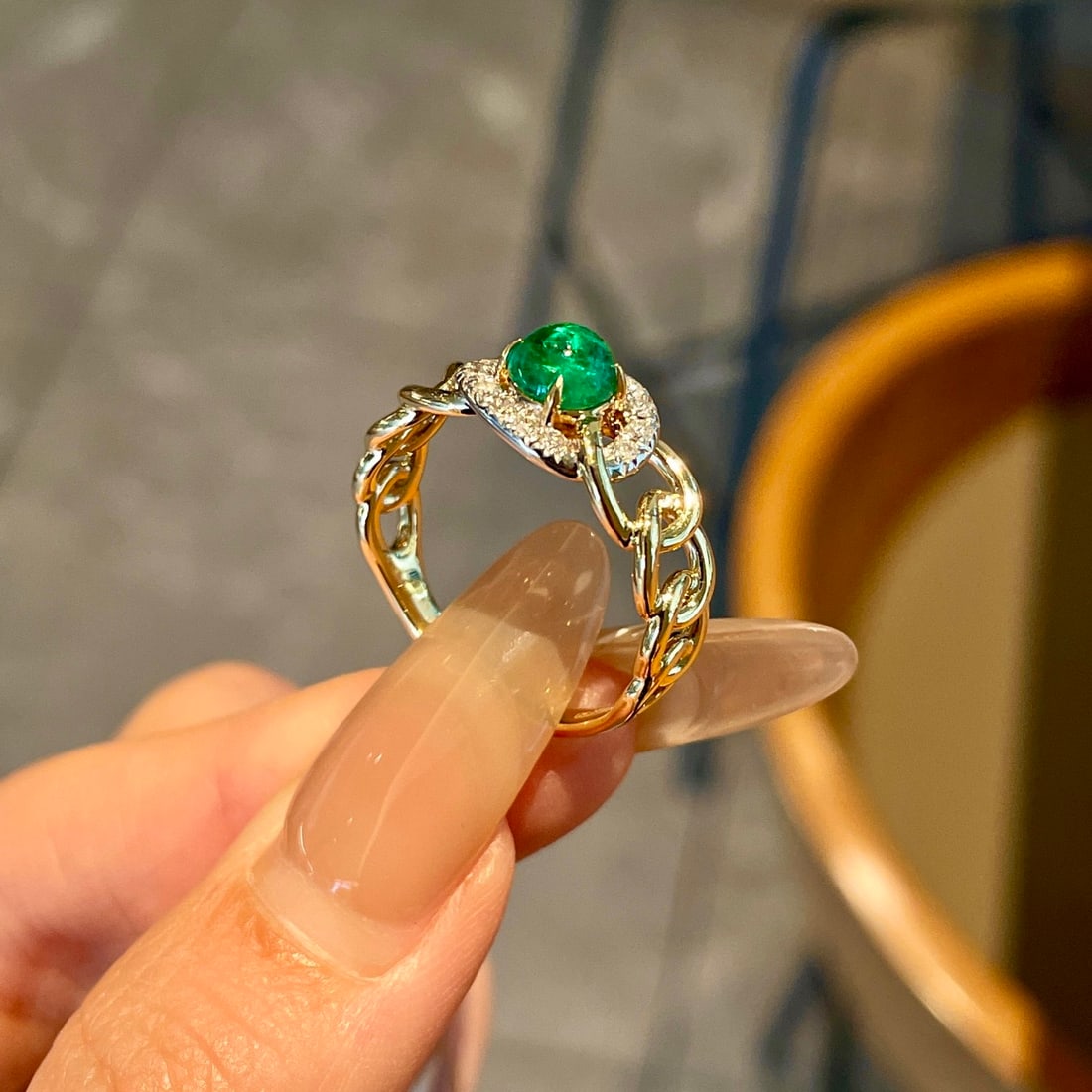14k Gold 0.74 Ct Vivid Green Natural Emerald & Diamond Ring - 3