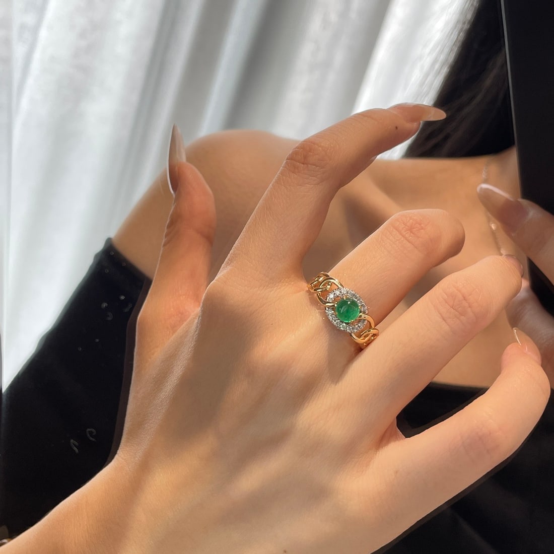 14k Gold 0.74 Ct Vivid Green Natural Emerald & Diamond Ring - 4
