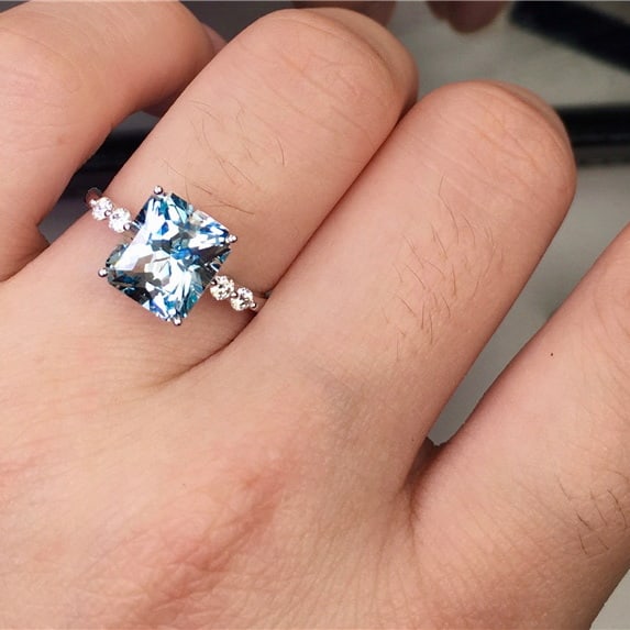 14k Gold 3.6 Ct Natural Aquamarine & Diamond Ring - 7
