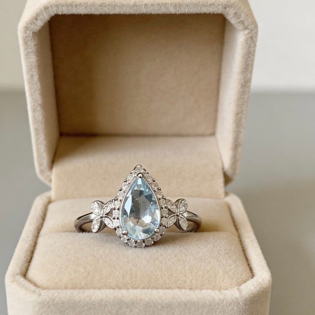14k Gold 1.2 Ct Natural Aquamarine & Diamond Ring