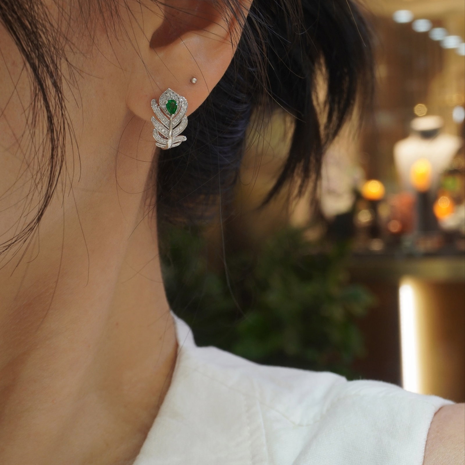 14k Gold 0.7 Ctw Natural Emerald & Diamond Earrings - 5