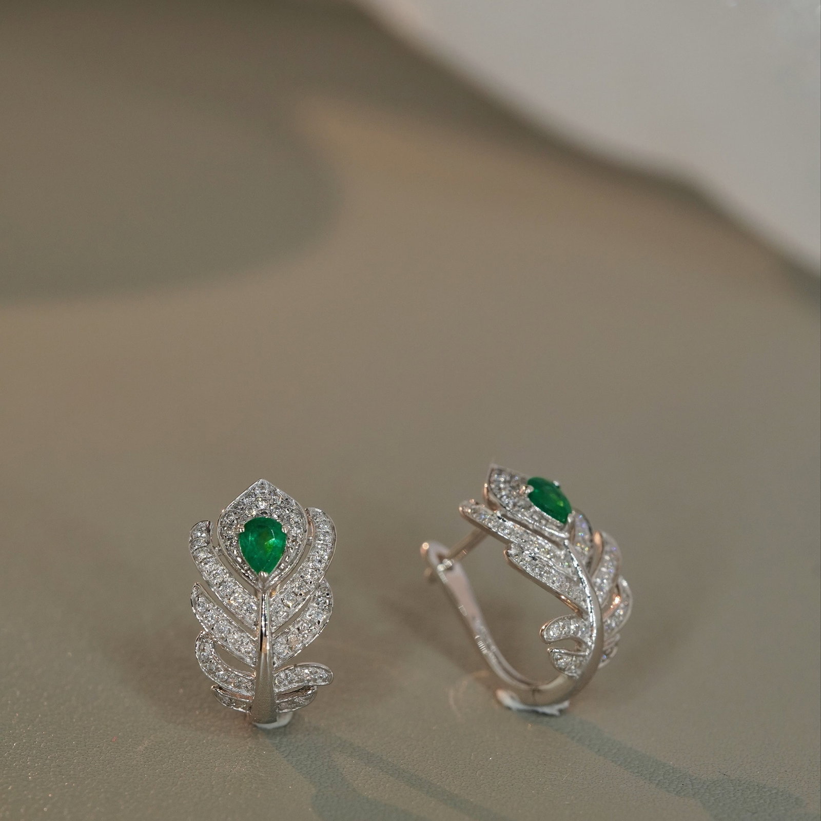 14k Gold 0.7 Ctw Natural Emerald & Diamond Earrings - 6