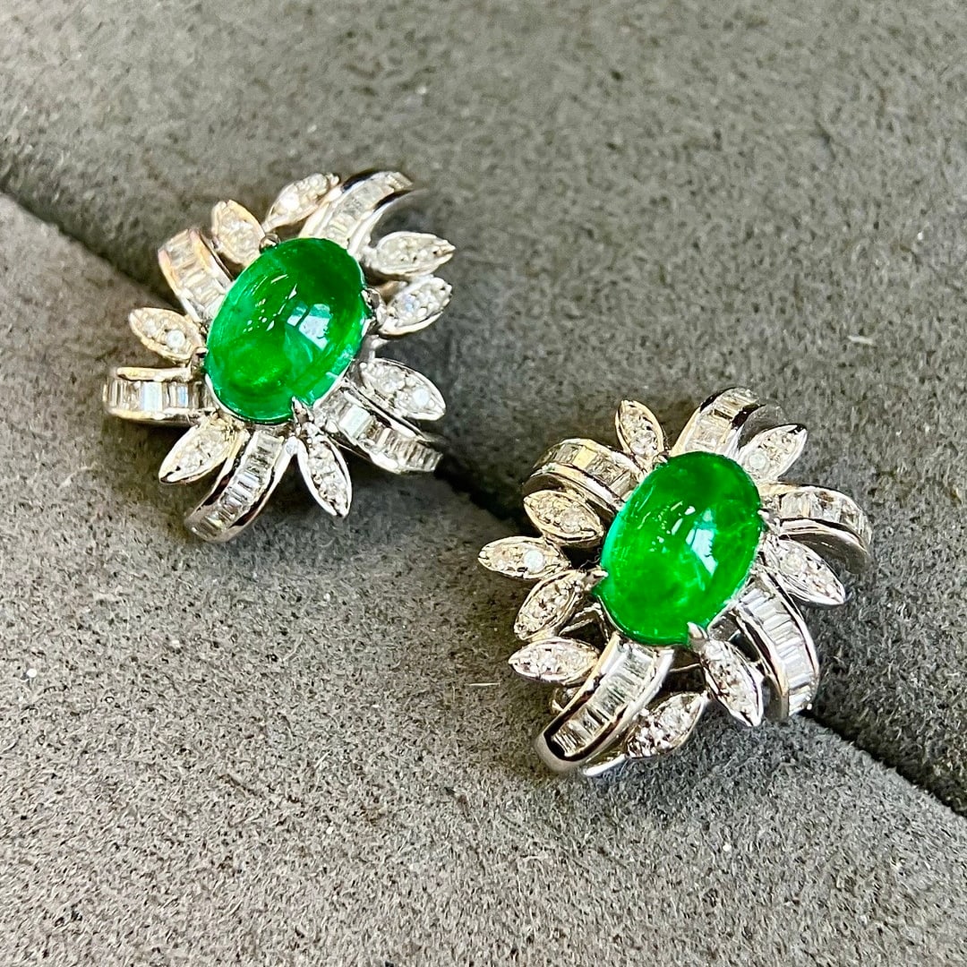 14k Gold 1.80 Ctw Vivid Green Natural Emerald & Diamond Earrings - 3