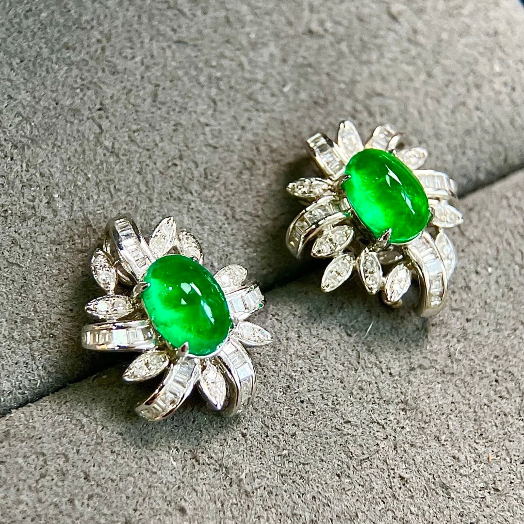 14k Gold 1.80 Ctw Vivid Green Natural Emerald & Diamond Earrings - 4