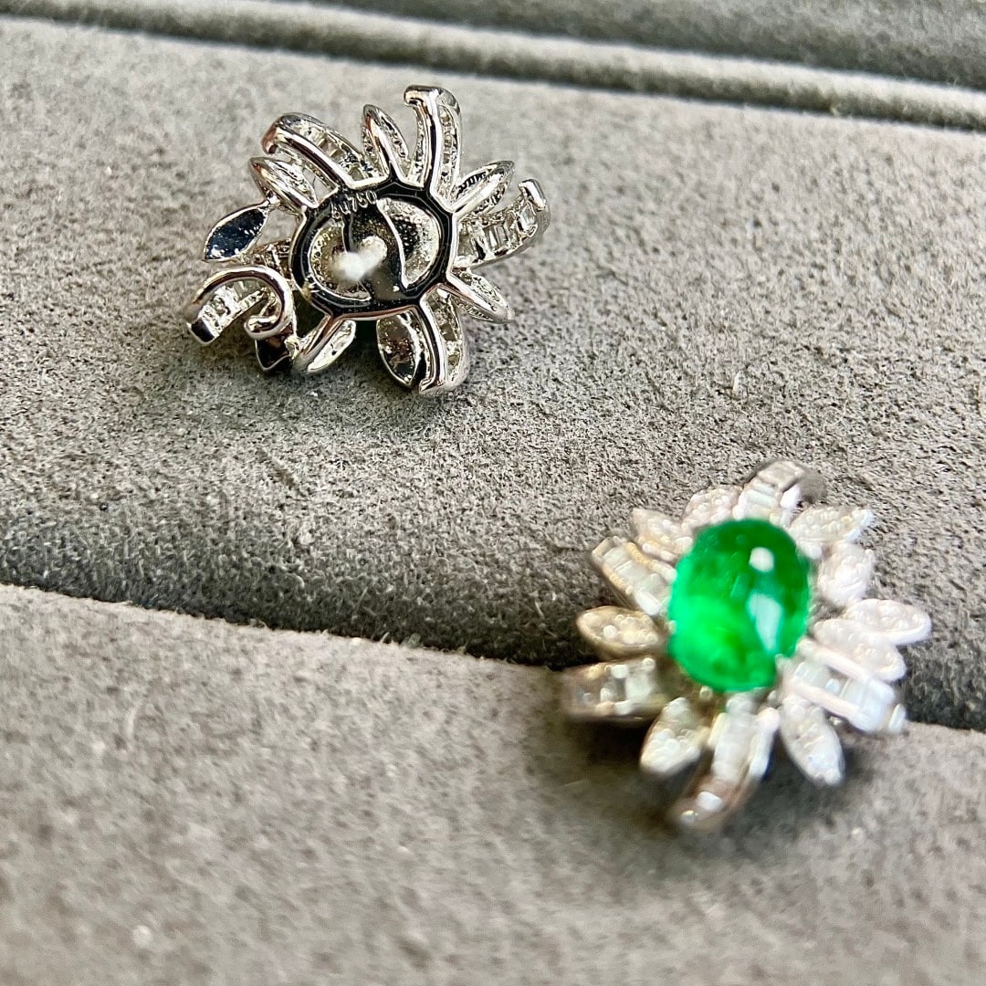 14k Gold 1.80 Ctw Vivid Green Natural Emerald & Diamond Earrings - 5