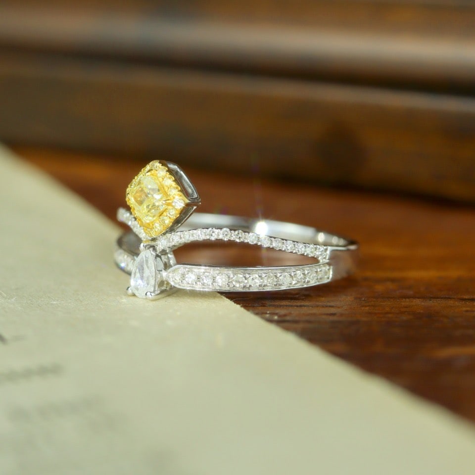 14k Gold 0.59 Ctw Natural Yellow Diamond & Diamond Ring - 3