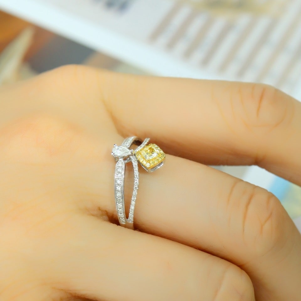 14k Gold 0.59 Ctw Natural Yellow Diamond & Diamond Ring - 6