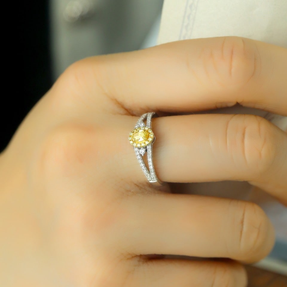 14k Gold 0.36 Ctw Natural Yellow Diamond & Diamond Ring - 4