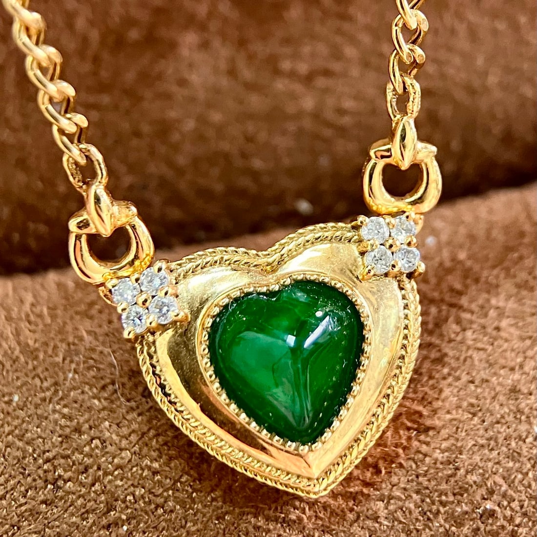 14k Gold 1.50 Ct Vivid Green Natural Emerald & Diamond Necklace - 2