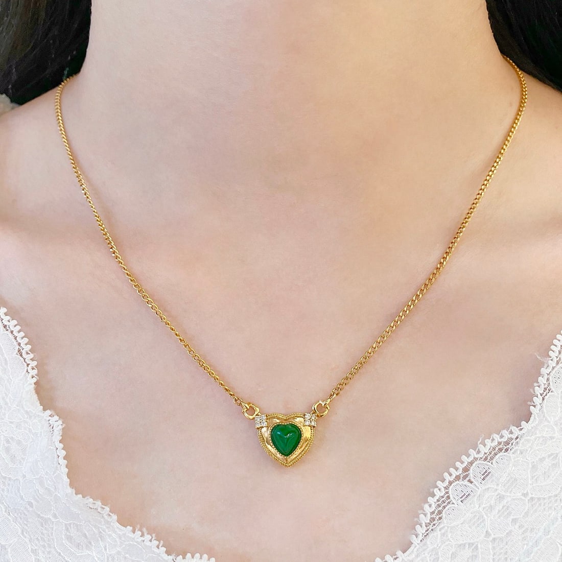 14k Gold 1.50 Ct Vivid Green Natural Emerald & Diamond Necklace - 5