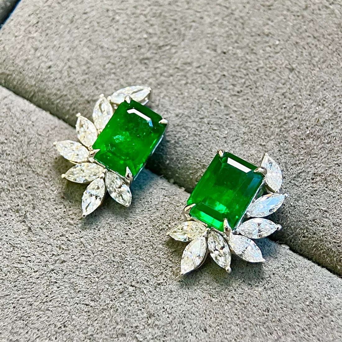 14k Gold 3.06 Ctw Vivid Green Natural Emerald & Diamond Earrings - 3