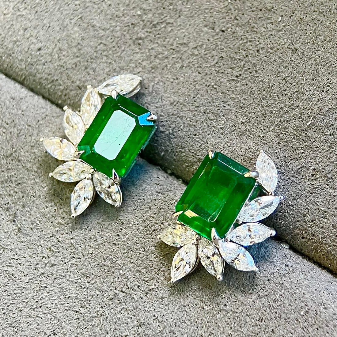 14k Gold 3.06 Ctw Vivid Green Natural Emerald & Diamond Earrings - 4