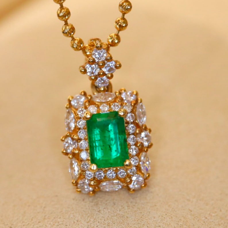 14k Gold 1.20 Ctw Vivid Green Natural Emerald & Diamond Pendant( Without Chain ) - 2