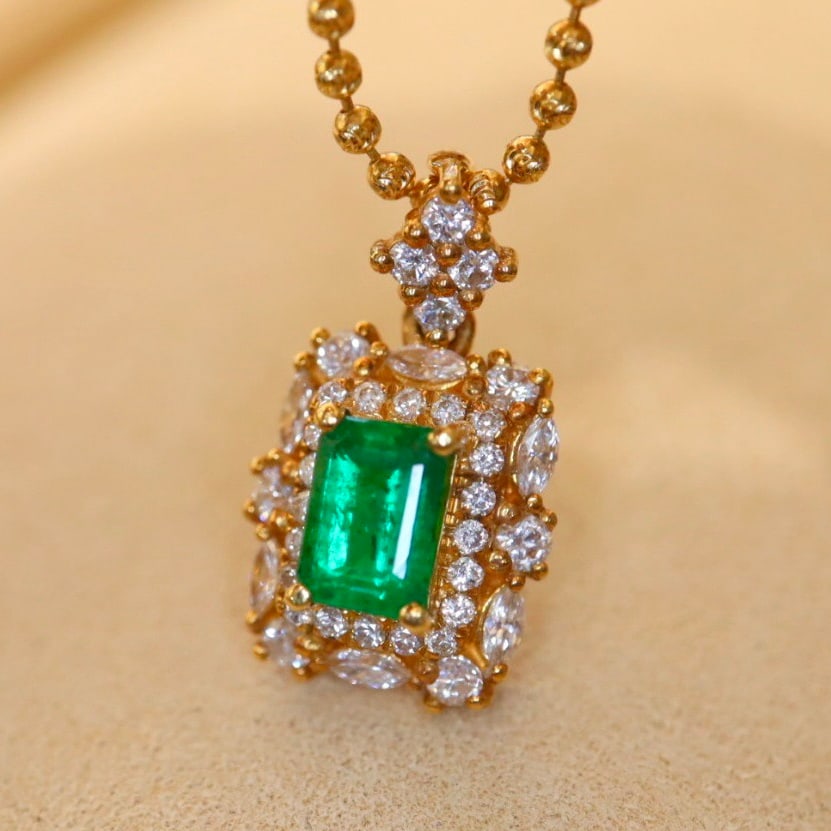 14k Gold 1.20 Ctw Vivid Green Natural Emerald & Diamond Pendant( Without Chain ) - 3