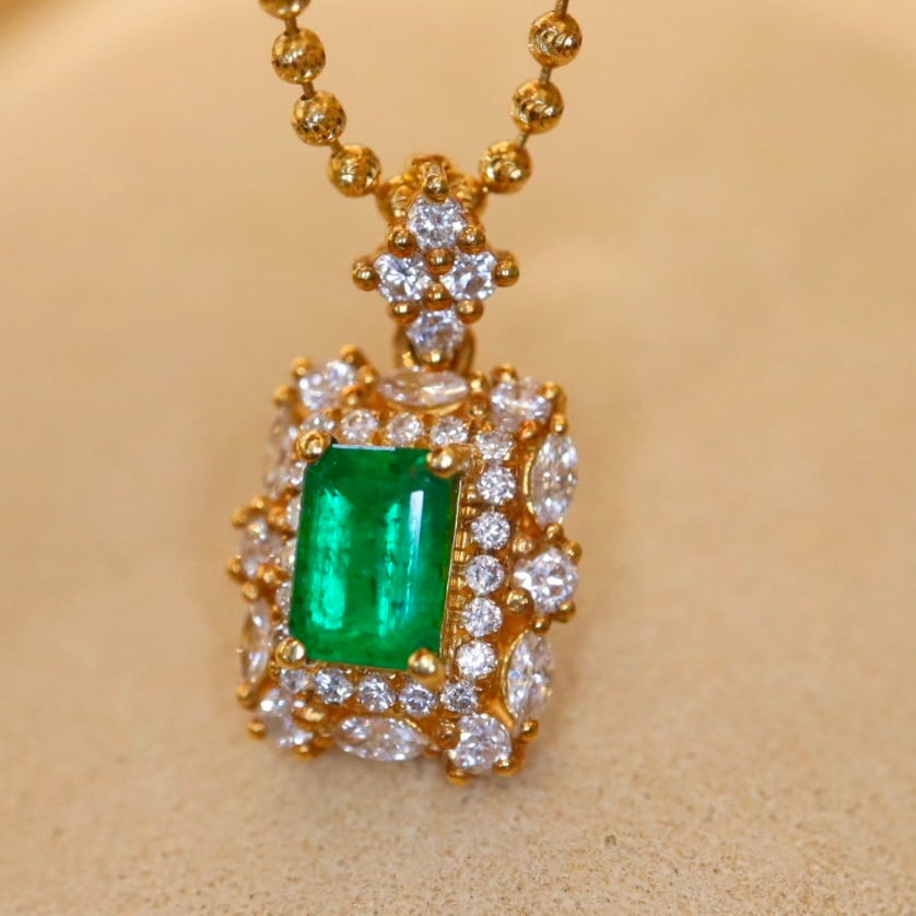 14k Gold 1.20 Ctw Vivid Green Natural Emerald & Diamond Pendant( Without Chain ) - 5