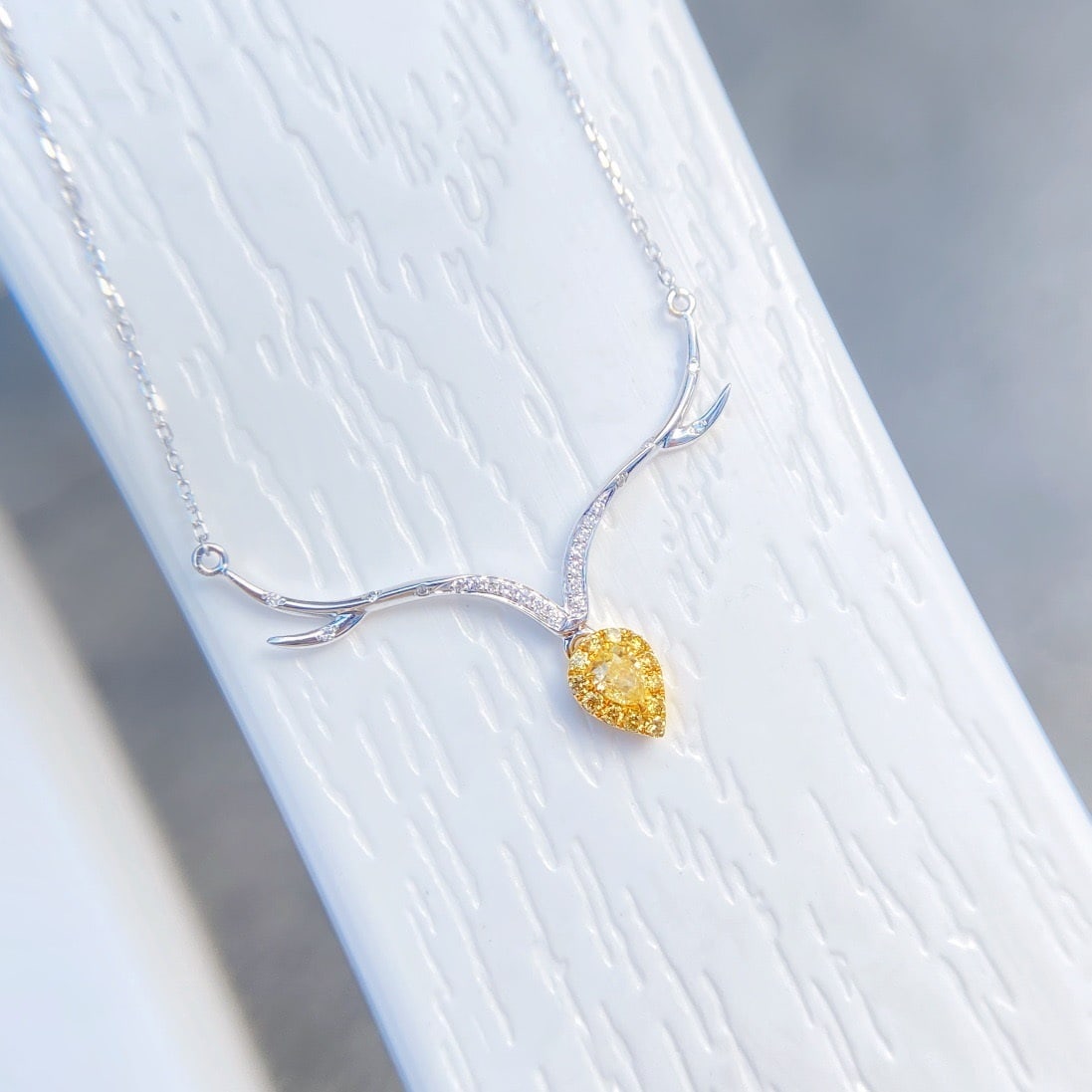 14k Gold 0.2 Ctw Natural Yellow Diamond & Diamond Necklace