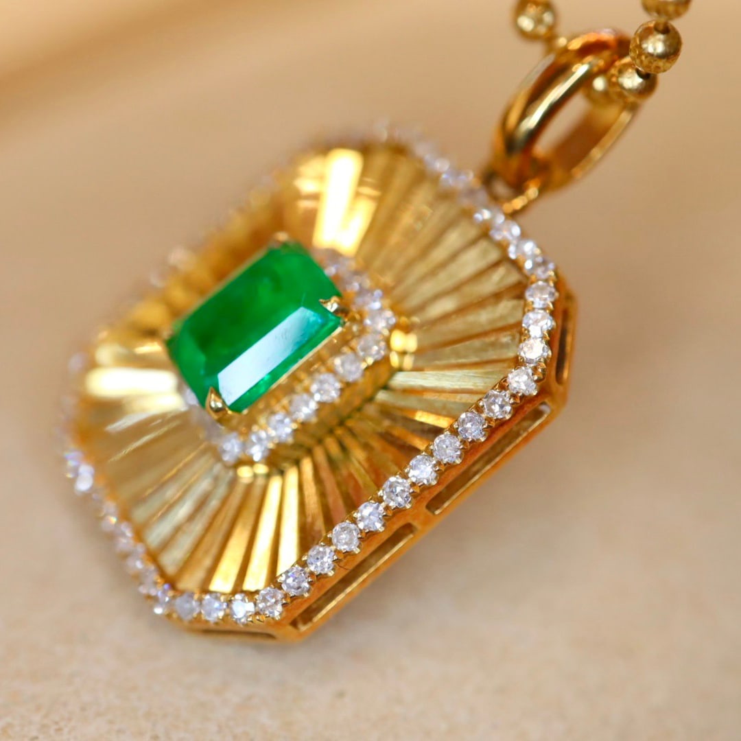14k Gold 0.75 Ctw Vivid Green Natural Emerald & Diamond Pendant( Without Chain ) - 2