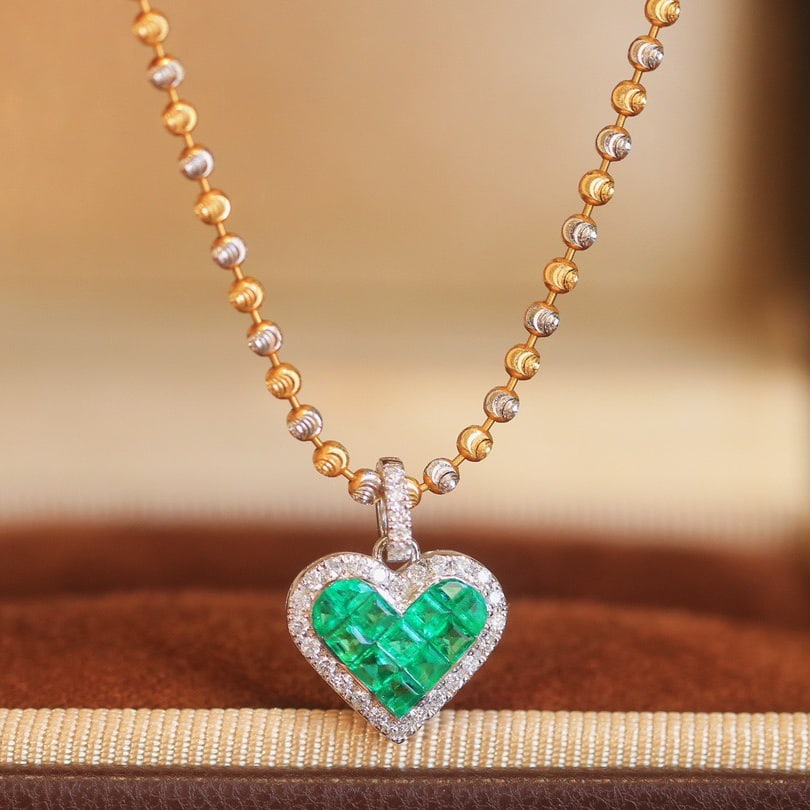 14k Gold 0.97 Ctw Natural Emerald & Diamond Pendant( Without Chain ): Ref:231098392 // gold content:14k gold // main gemstone:emerald // shape:square // carat weight:0. 8ct // color:green // treatment:natural // // adjacent gemstone 2 : diamond // shape:round // carat w