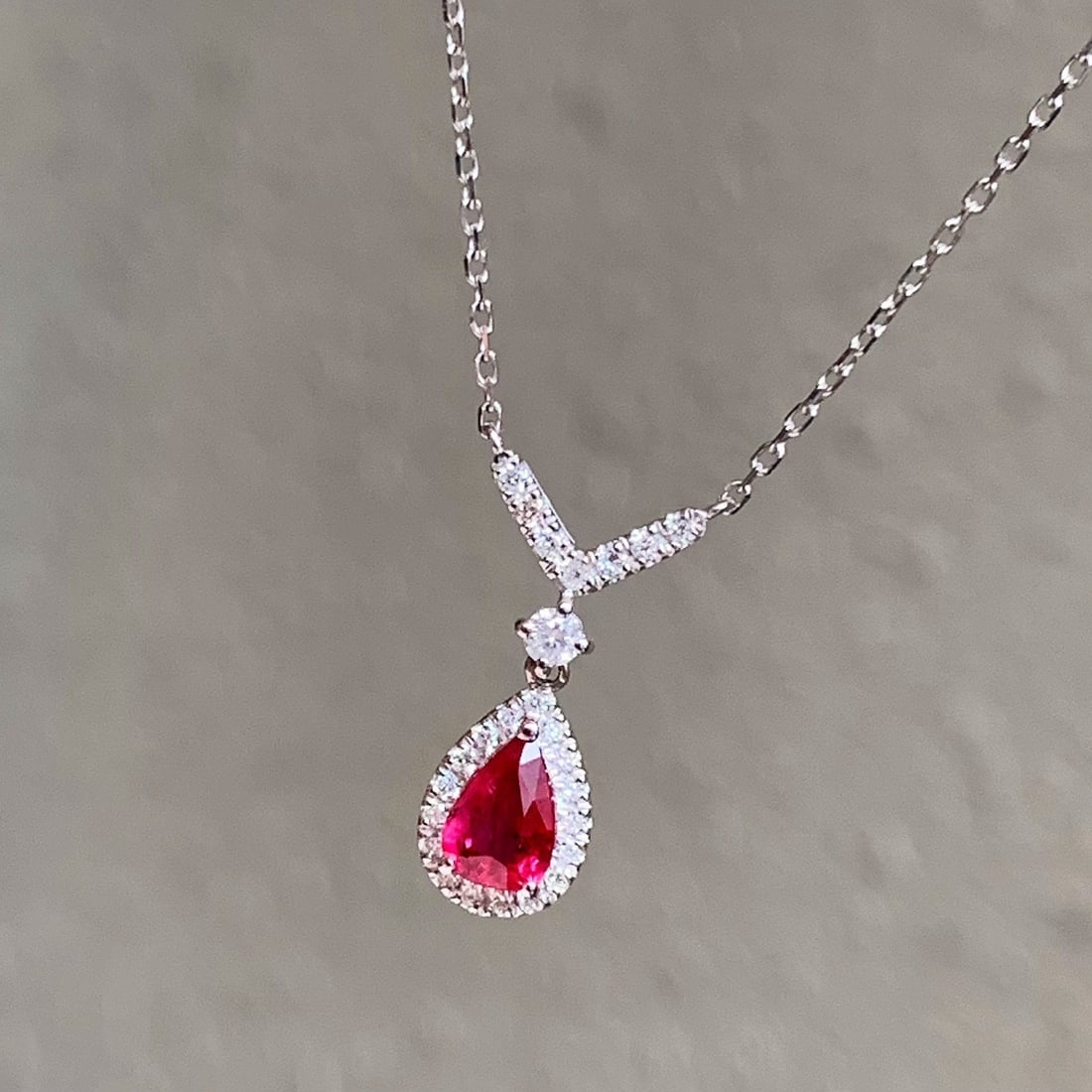 14k Gold 0.68 Ctw Vivid Red Natural Ruby & Diamond Necklace - 3